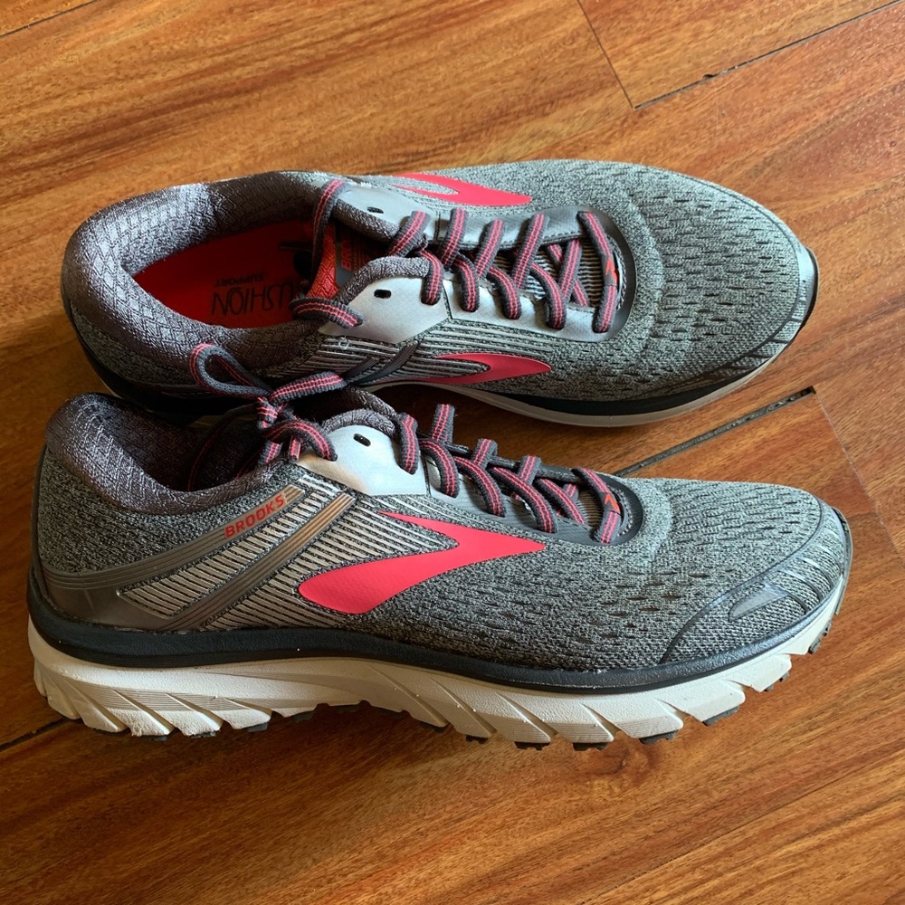 🆕❤️Brooks GTS 18